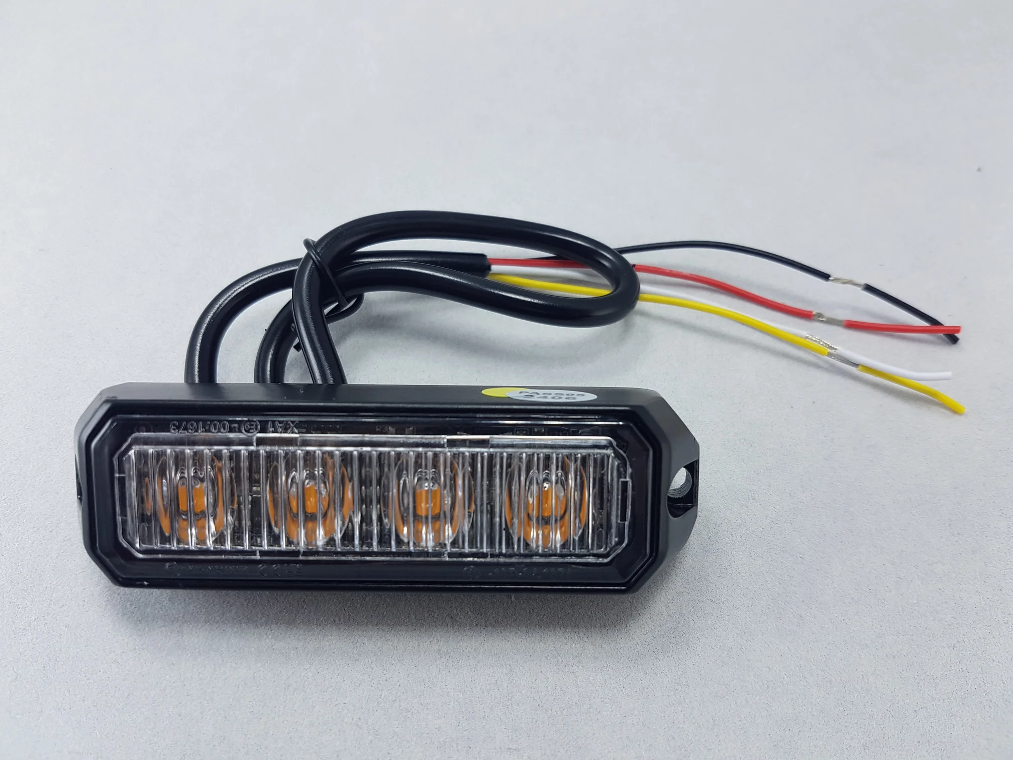 Zábleskové led výstražné svetlo oranžové jednoradové 4x3w, ece r65,r10, sae 3 výstražné svetlá, LED stroboskopy a majáky, majáky na autá,Výstražné svetlá, LED stroboskopy a predátory, homologizovaný LED svetelný maják, vystražné osvetlenie, emergency lights, hazard led lights, ADR lights, predatory, Stroboskopy a výstražné svetlá