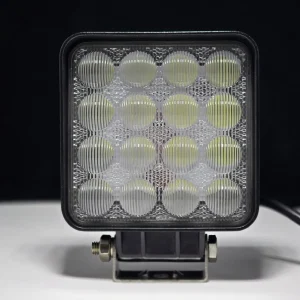 led work lights flood beam, led svetlo, svietidlo, osvetlenie na auto, led lights, doplnkove svetlá, pracovné svetlo, svetla, offroad svetla, svetla na kamion, svetlo na traktor, reflektor,