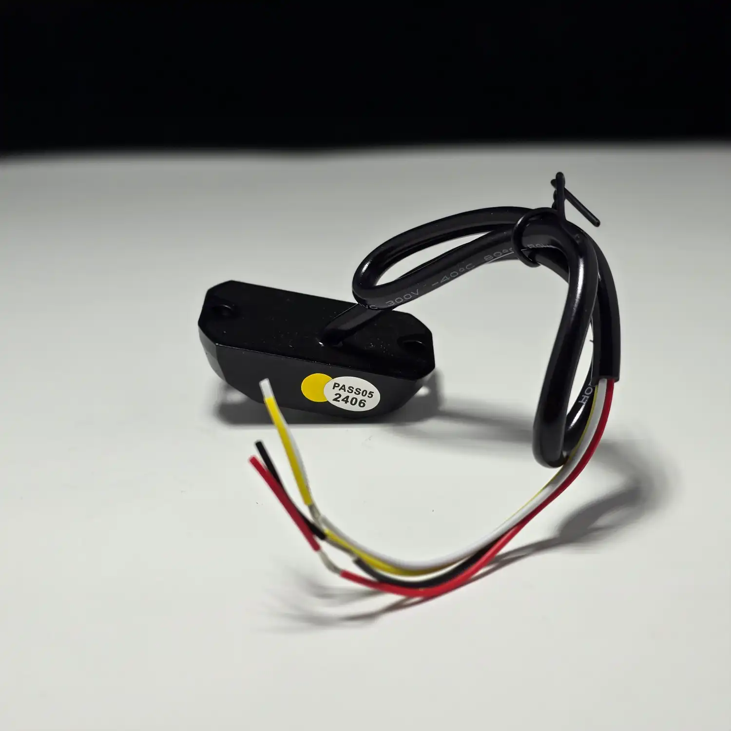 Led výstražné modré svetlo 4x3w, ece r65,r10 3 výstražné svetlá, LED stroboskopy a majáky, majáky na autá,Výstražné svetlá, LED stroboskopy a predátory, homologizovaný LED svetelný maják, vystražné osvetlenie, emergency lights, hazard led lights, ADR lights, predatory, Stroboskopy a výstražné svetlá