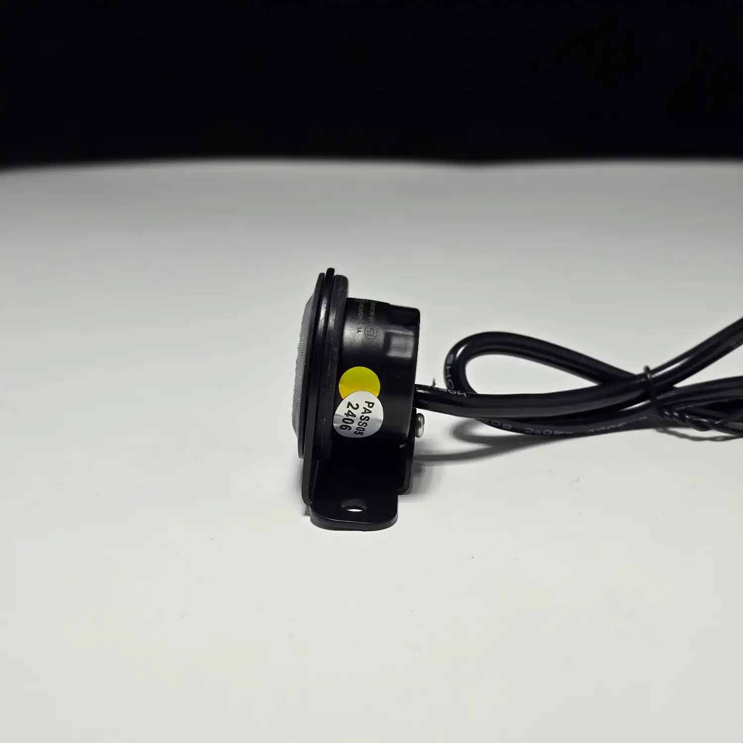 Led výstražné oranžové svetlo okrúhle 4x3w, ece r65,r10, sae 2 výstražné svetlá, LED stroboskopy a majáky, majáky na autá,Výstražné svetlá, LED stroboskopy a predátory, homologizovaný LED svetelný maják, vystražné osvetlenie, emergency lights, hazard led lights, ADR lights, predatory, Stroboskopy a výstražné svetlá