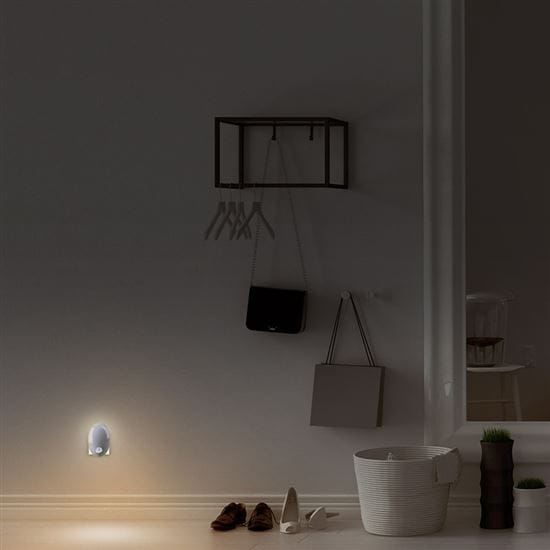 Nočné led svetielko s pohybovým a svetelným sensorom 0,7w 2 solight nočné led svetielko s pohybovým a svetelným sensorom 0,7w, 3000k, 230v