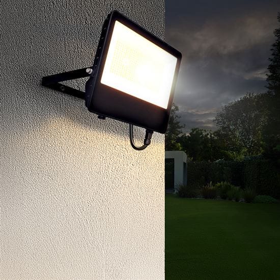 Led reflektor 150w, max. 21000lm, 3cct, voliteľný výkon 100/75/47%, ip65, rýchlokonektor 3 solight led reflektor top, 150w, max. 21000lm, 3cct, voliteľný výkon 100/75/47%, ip65, rýchlokonektor